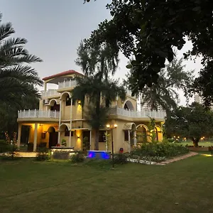 https://sunahari-bagh-pool-farm-retreat-gurgaon.top-gurgaonhotels.com